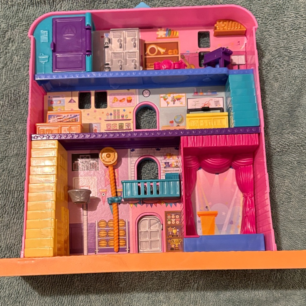 Polly Pocket Pollyville Mighty School